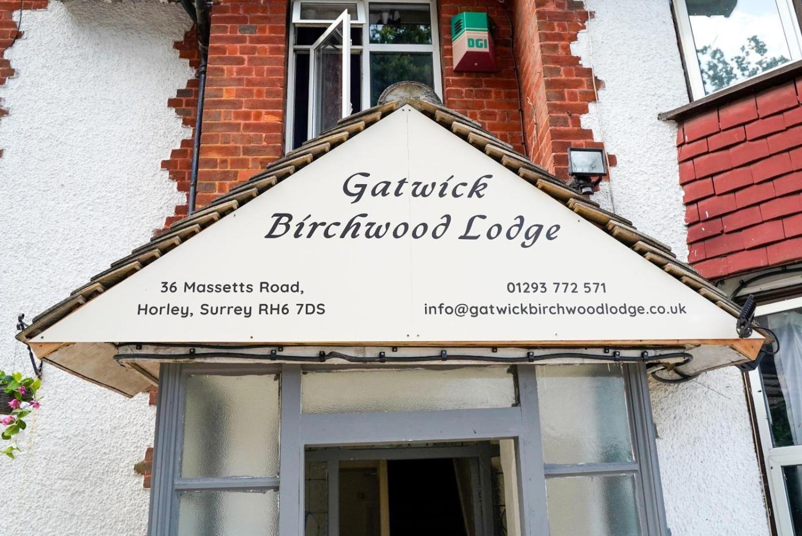 The Lodge By Birchwood Horley Exteriör bild