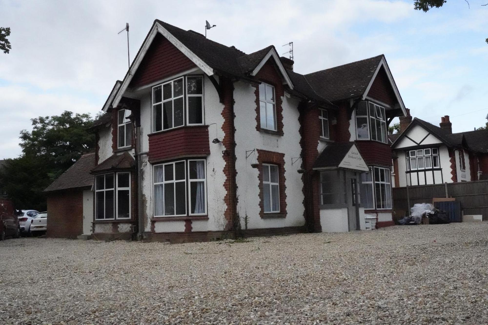 The Lodge By Birchwood Horley Exteriör bild
