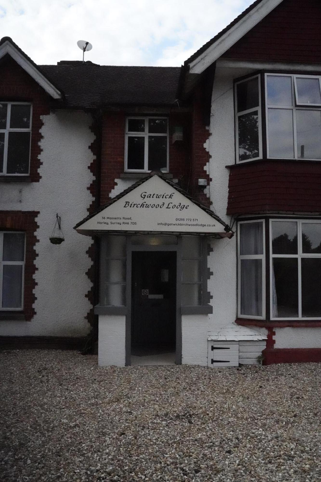 The Lodge By Birchwood Horley Exteriör bild